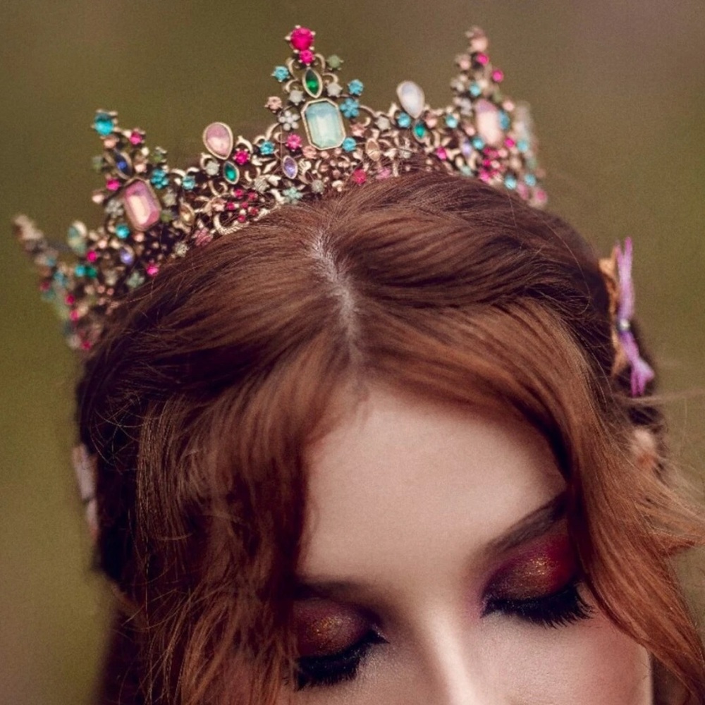 Multicoloured rhinestone crown. New. - Picture 7 of 16
